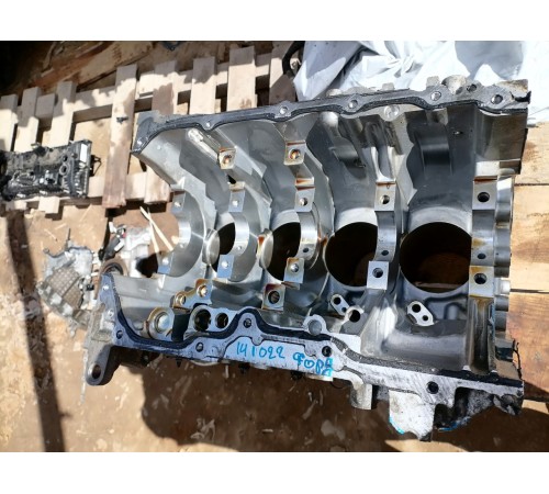 Блок двигателя 