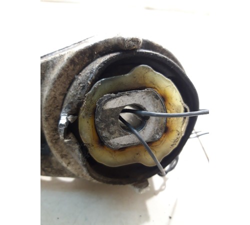 Рычаг подвески передний нижний