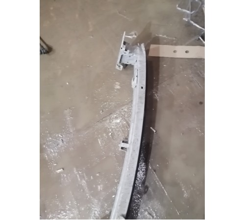  Усилитель переднего бампера