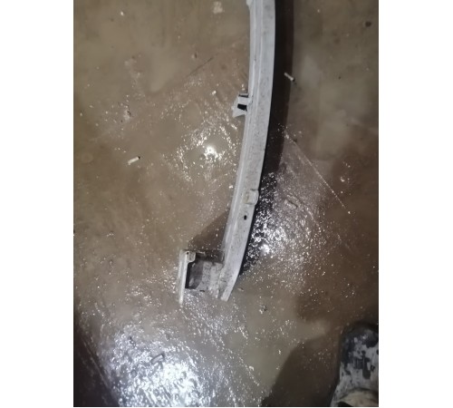  Усилитель переднего бампера