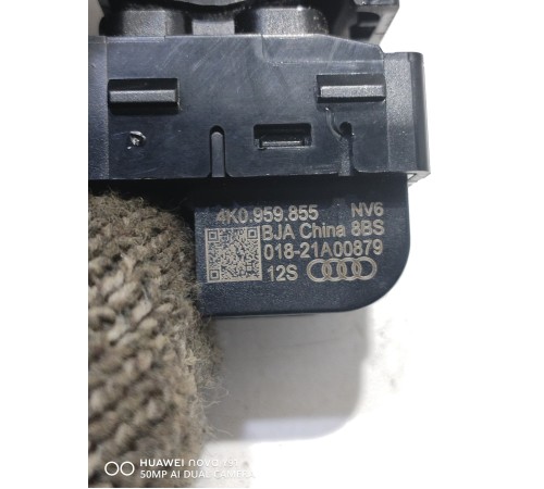 Кнопка стеклоподъемника (задняя правая)