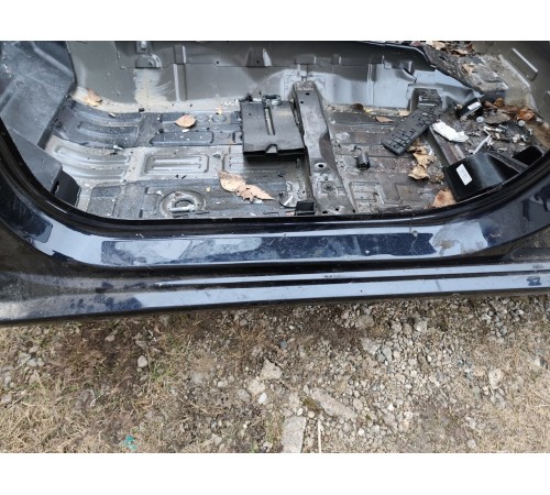 Порог со стойкой левый