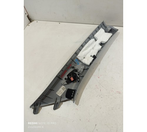 Обшивка передней стойки левая