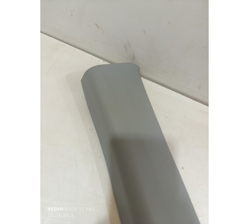 Обшивка передней стойки левая