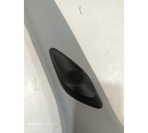 Обшивка передней стойки левая