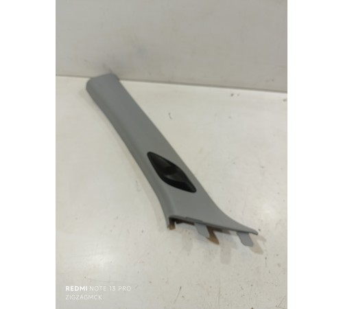 Обшивка передней стойки левая