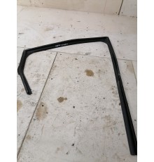 Уплотнитель стекла двери задней правой