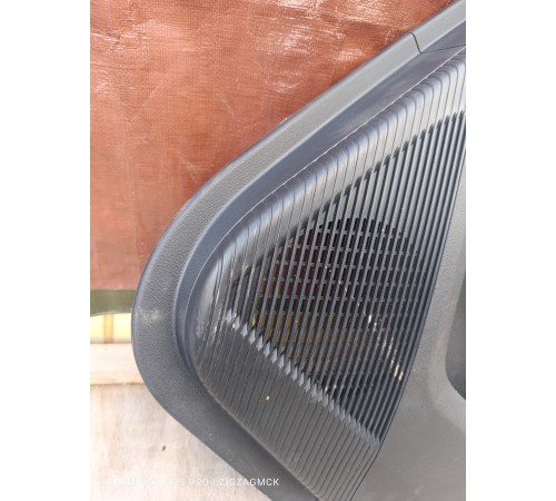 Обшивка двери задняя правая