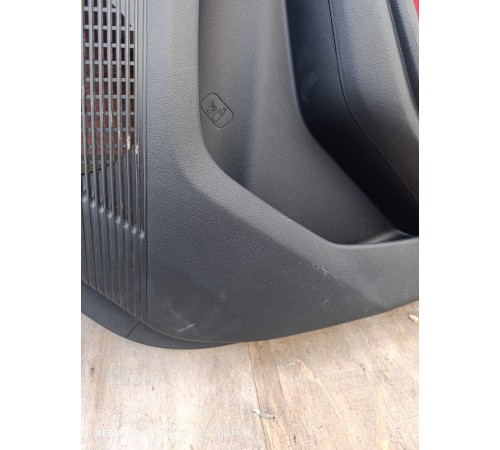 Обшивка двери задняя правая