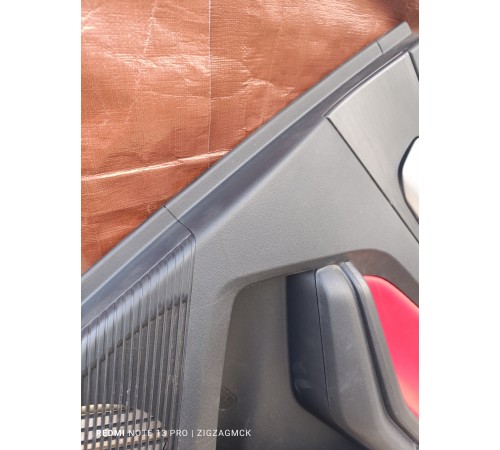 Обшивка двери задняя правая