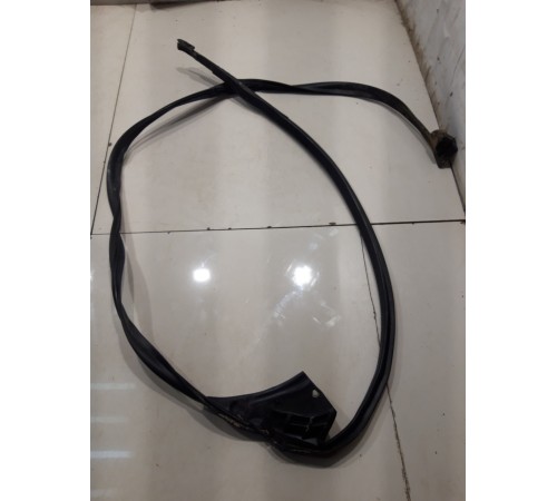 Уплотнитель (передний, левый)