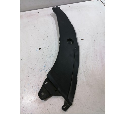 Накладка фары передняя левая