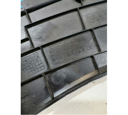 Накладка фары передняя левая