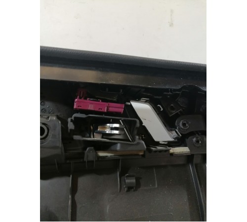 Обшивка двери передняя левая