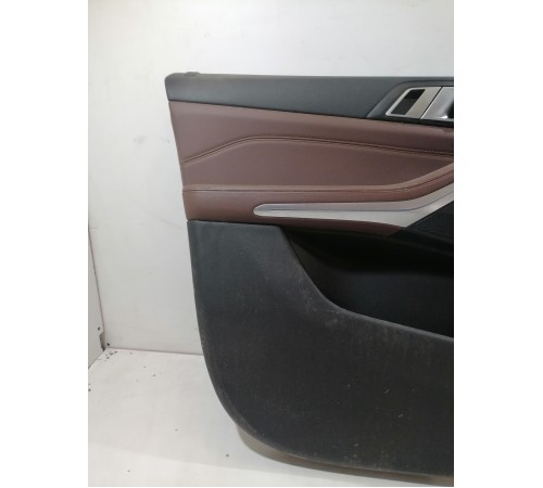 Обшивка двери передняя левая
