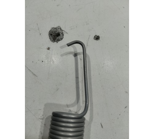 Пружина крышки багажника