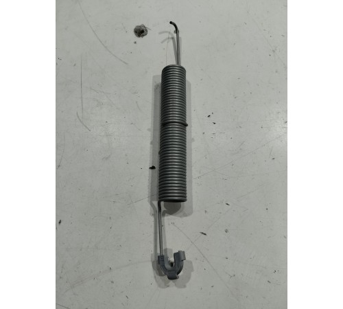 Пружина крышки багажника