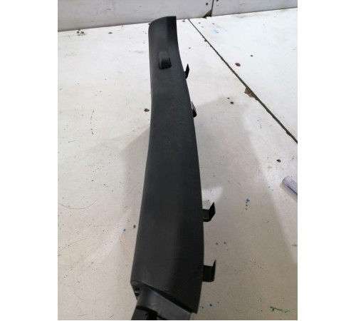 Обшивка центральной стойки правая верхняя