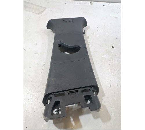 Обшивка центральной стойки правая верхняя