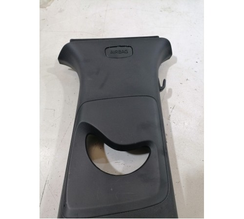 Обшивка центральной стойки правая верхняя