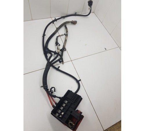 Клемма аккумулятора АКБ плюсовая с распределительной коробкой