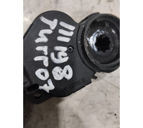 Моторчик привода заслонок отопителя