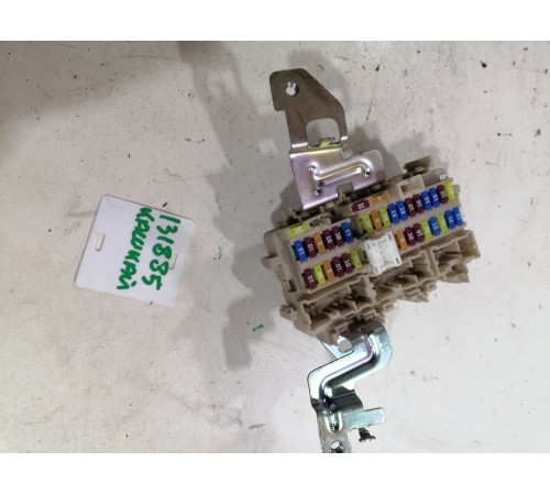 Блок предохранителей салонный