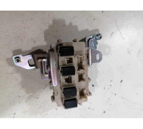 Блок предохранителей салонный