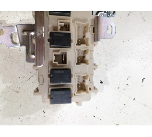 Блок предохранителей салонный