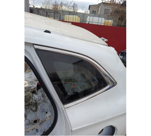 Глухое стекло заднее левое