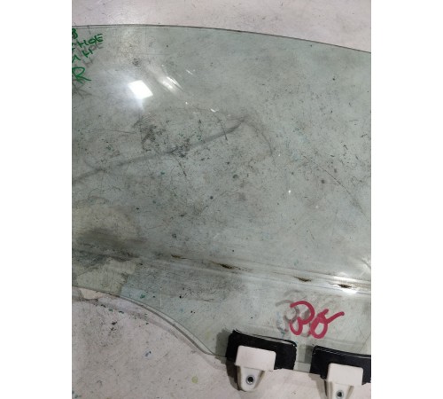 Стекло двери заднее правое