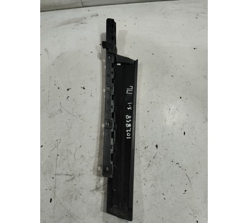 Накладка двери (передняя левая)