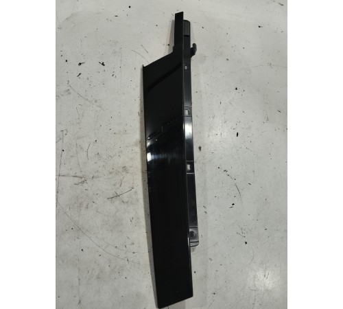 Накладка двери (передняя левая)