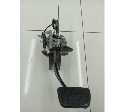 педаль тормоза