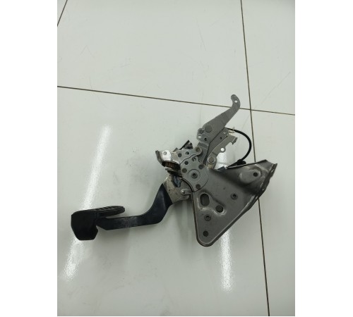 педаль тормоза