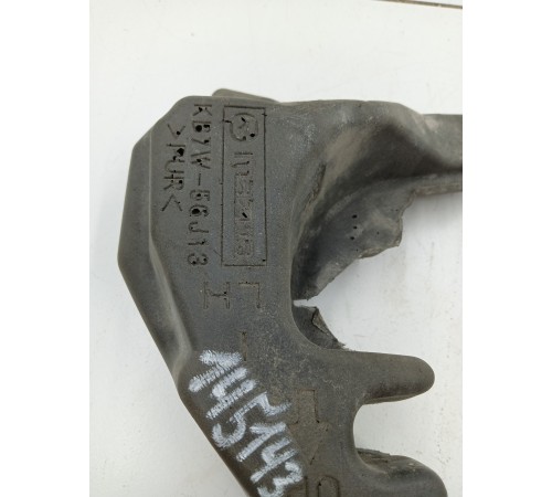 Пыльник крыла передний левый