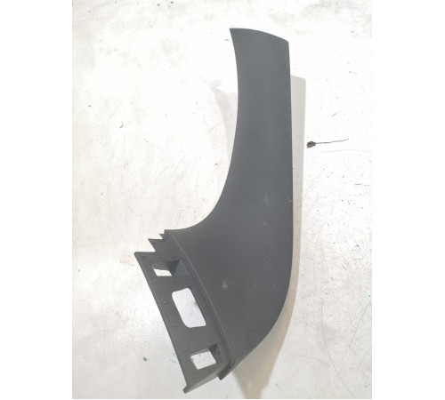 Обшивка крышки багажника правая верхняя