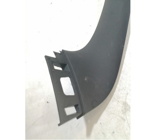 Обшивка крышки багажника правая верхняя