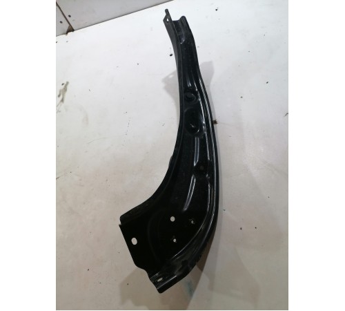 Кронштейн фары правый верхний