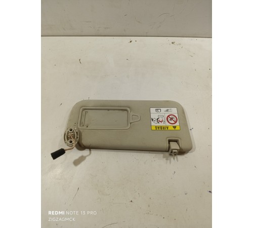 Козырек солнцезащитный правый