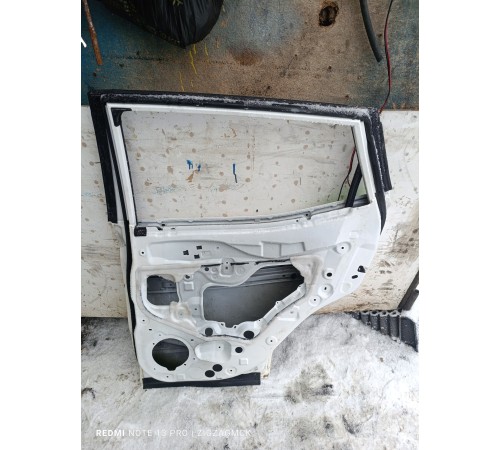 Дверь задняя правая