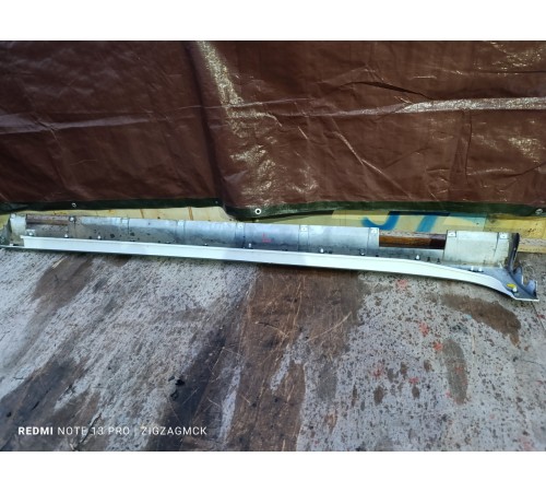 Накладка порога левая