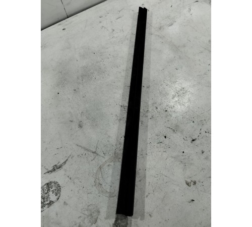 Уплотнитель стекла задний левый внутренний