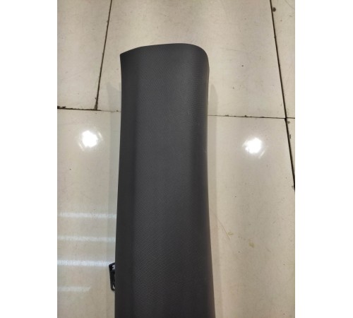 Обшивка стойки (передняя, правая)