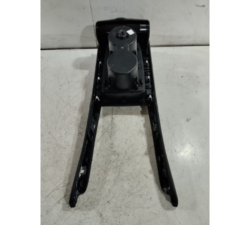 Подстаканник центральной консоли