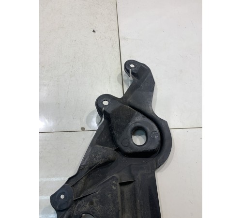 Накладка замка капота