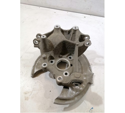 Кулак поворотный задний левый