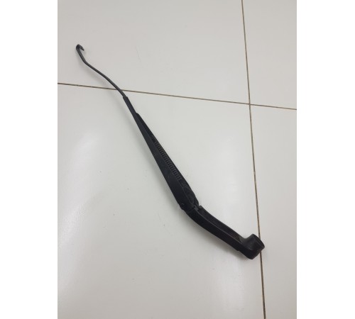 Поводок стеклоочистителя левый