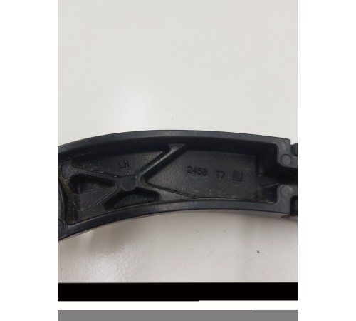 Поводок стеклоочистителя левый