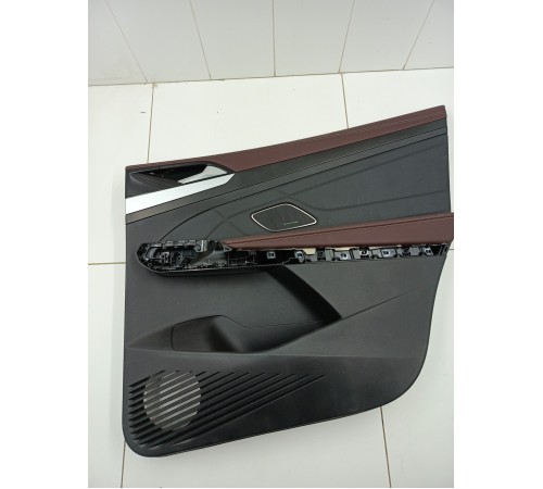 Обшивка двери задняя правая